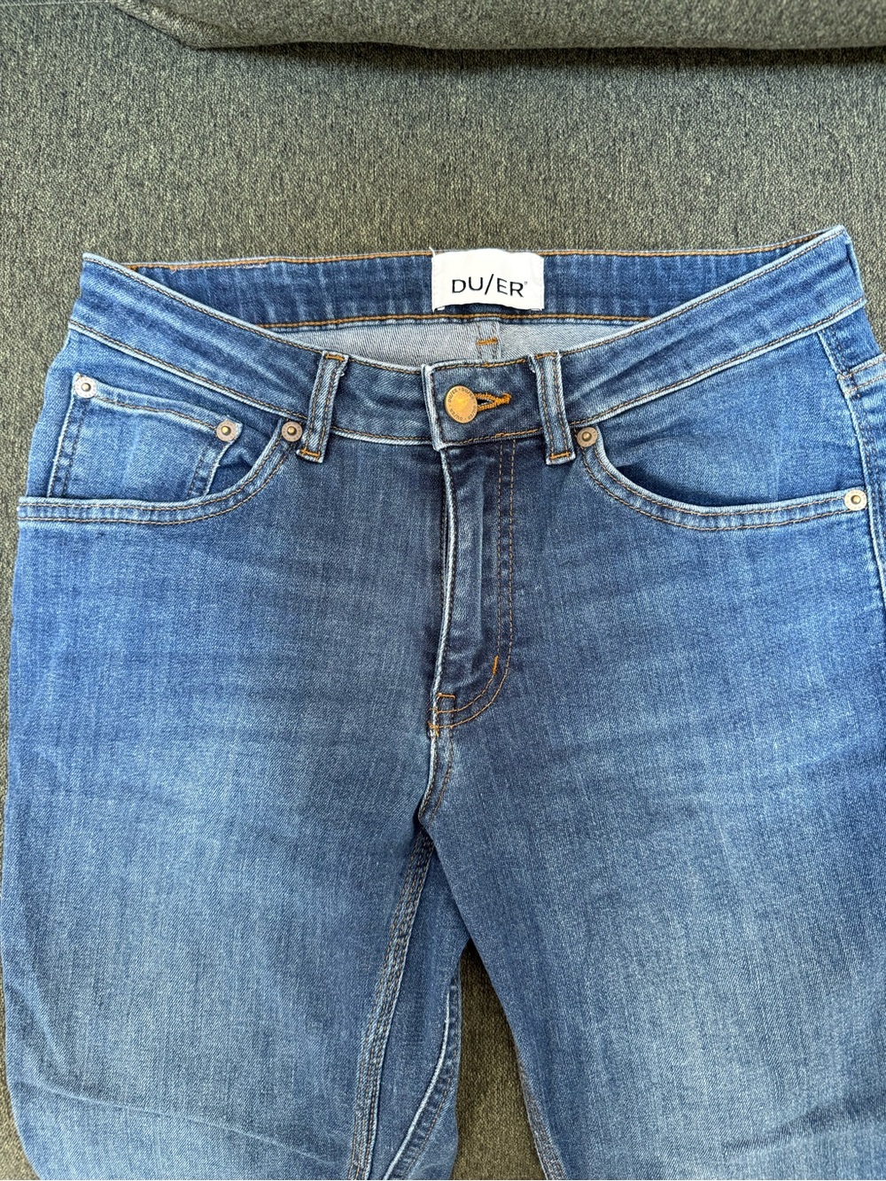 DU/ER Women’s Straight Leg Jeans in Medium Blue Wash